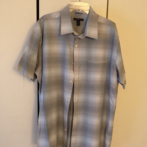 Men short sleeve classic button down shirt - Picture 2 of 5